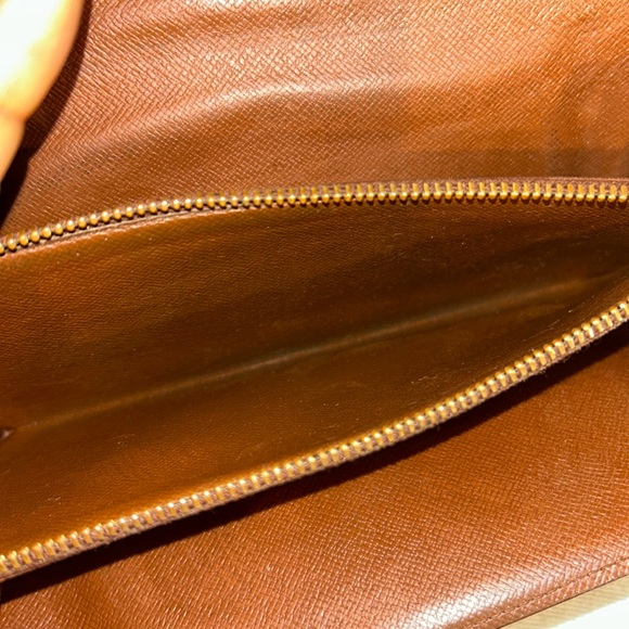 Authentic LOUIS VUITTON Monogram long wallet - Picture 16 of 17